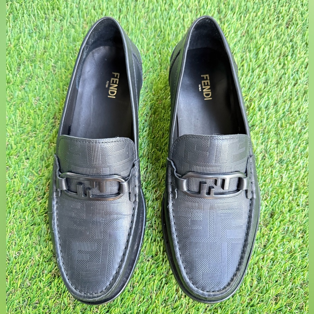 Fendi Black Leather Loafers Classic Slip-On Design Men’s size 7.5